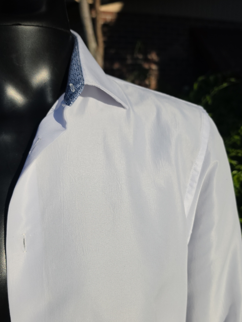 Nicole Miller Men's Geometric Dress Shirt Blue & White Size Medium (15-15